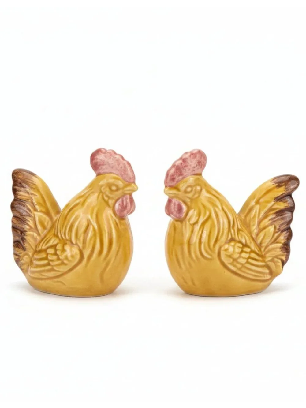Vintage 1960's Japan sitting Chickens Salt & Pepper Shakers -- ITEM #2303